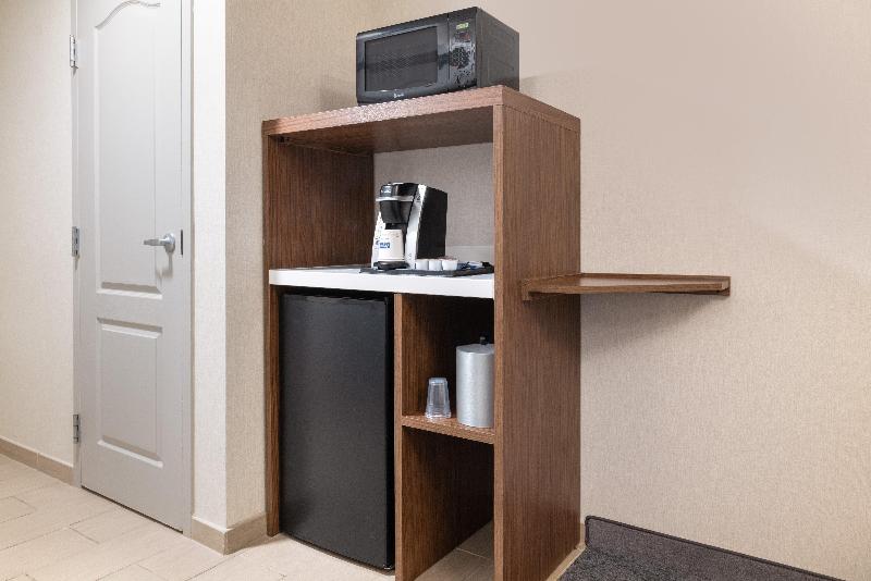 Holiday Inn Express & Suites Boston - Cambridge photo 24