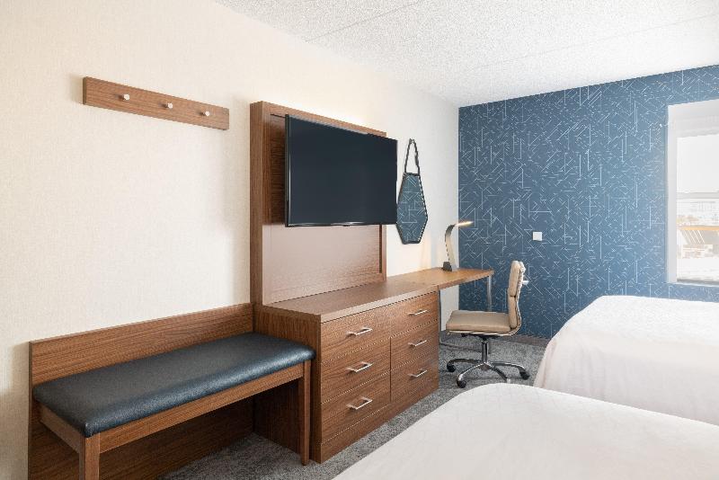 Holiday Inn Express & Suites Boston - Cambridge image