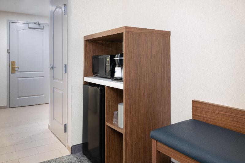 Holiday Inn Express & Suites Boston - Cambridge image