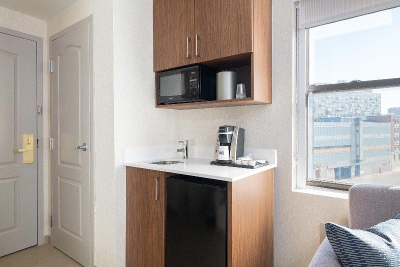 Holiday Inn Express & Suites Boston - Cambridge image