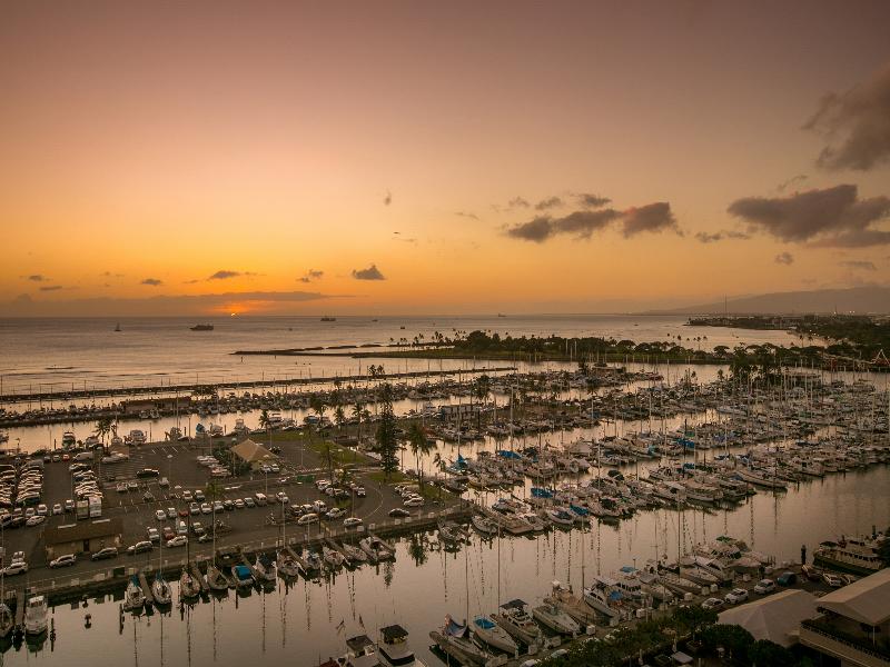 Ilikai Hotel & Luxury Suites image