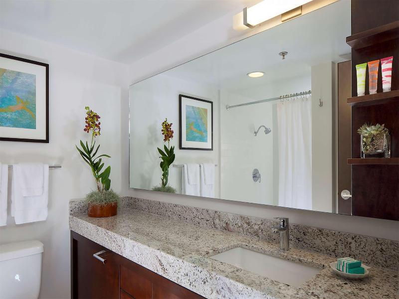 Ilikai Hotel & Luxury Suites image