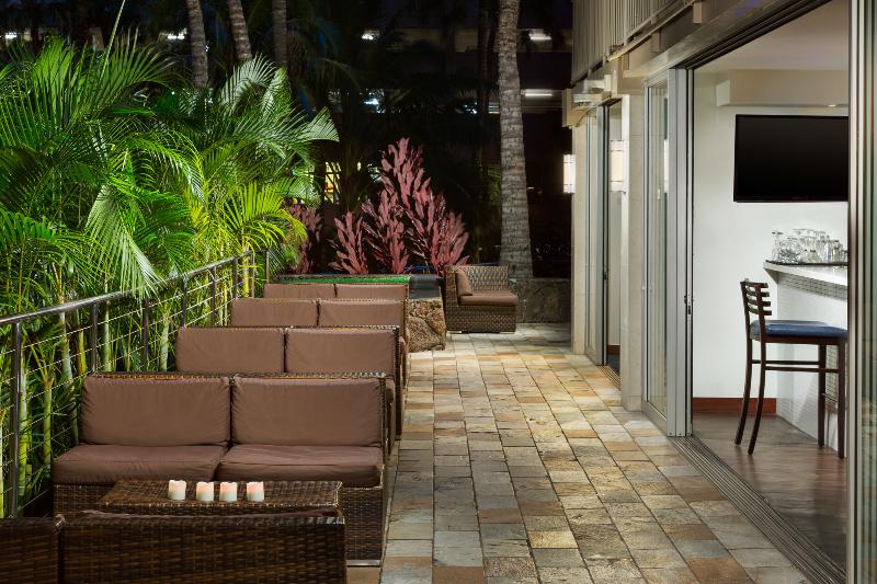 Courtyard by Marriott Waikiki Beach