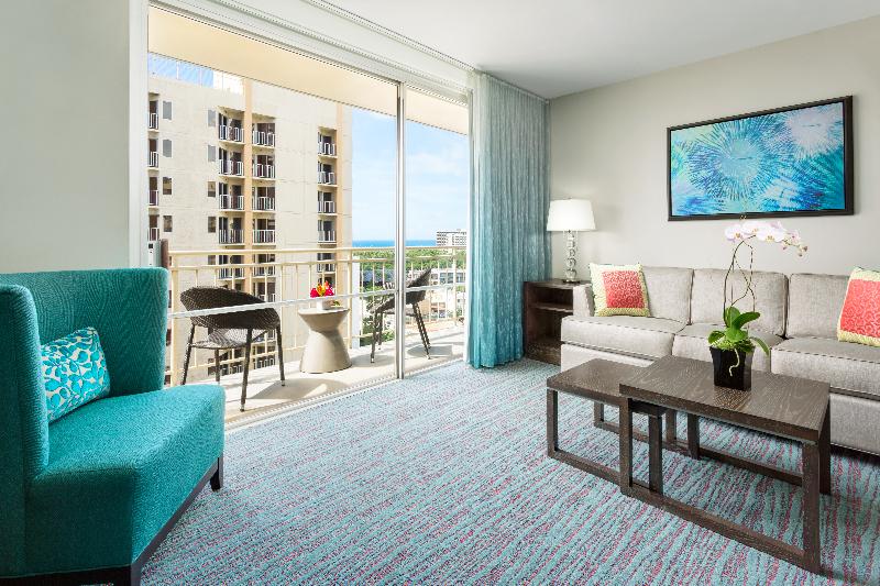 Courtyard by Marriott Waikiki Beach