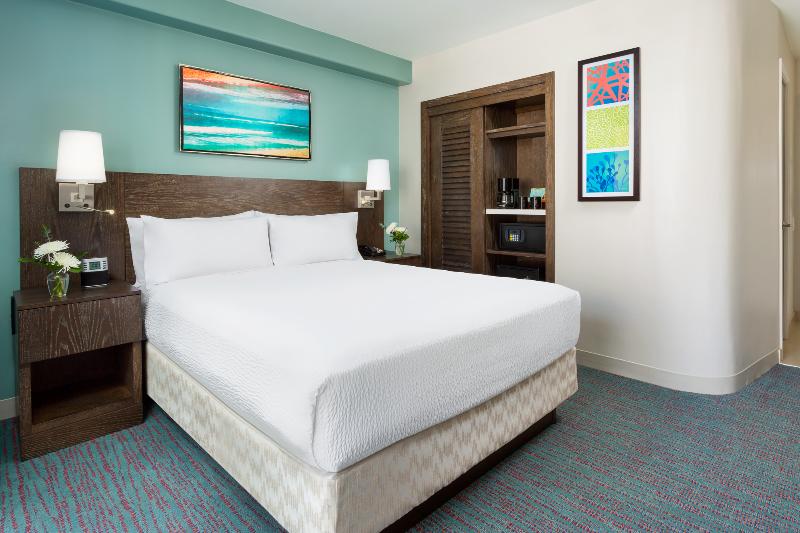 Courtyard by Marriott Waikiki Beach