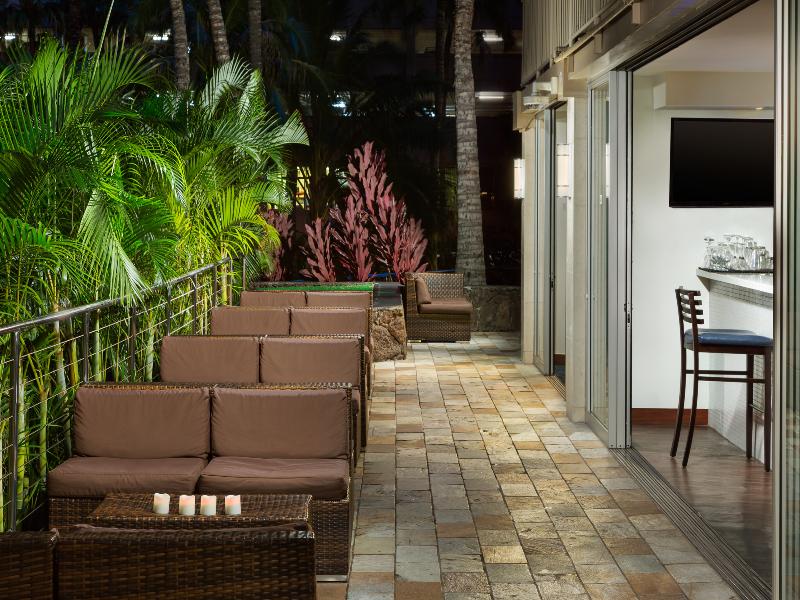 Courtyard by Marriott Waikiki Beach image