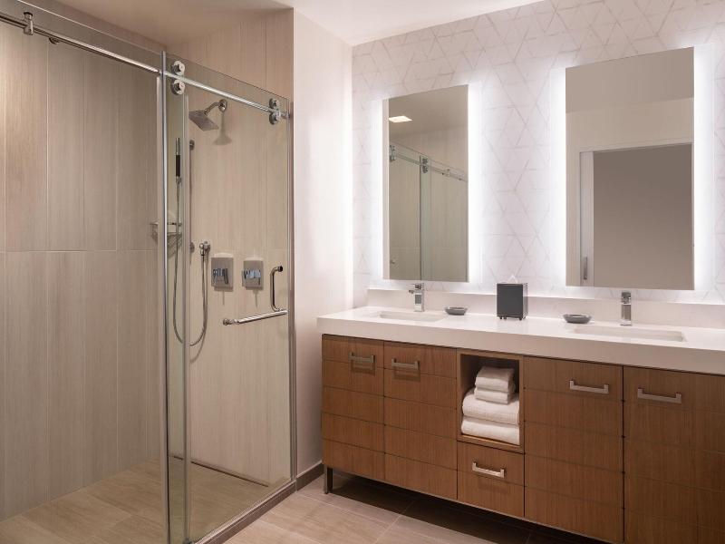 Waikiki Beach Marriott Resort & Spa image