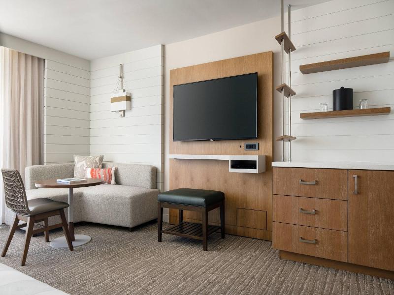 Waikiki Beach Marriott Resort & Spa image