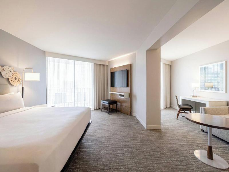 Waikiki Beach Marriott Resort & Spa image