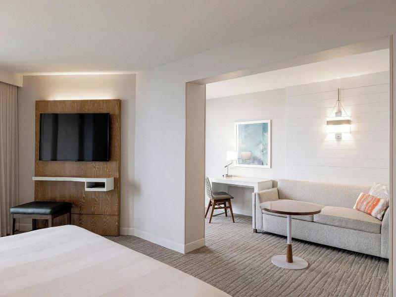 Waikiki Beach Marriott Resort & Spa image