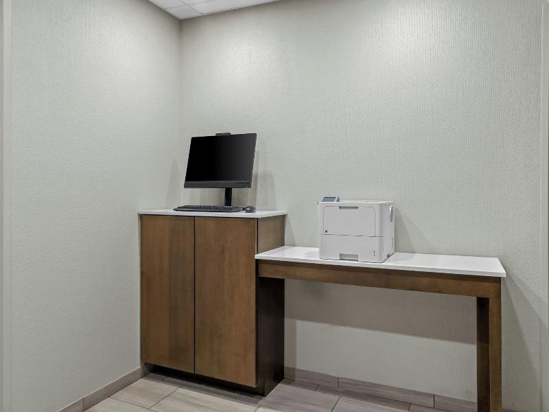 Springhill Suites Pittsburgh Airport image