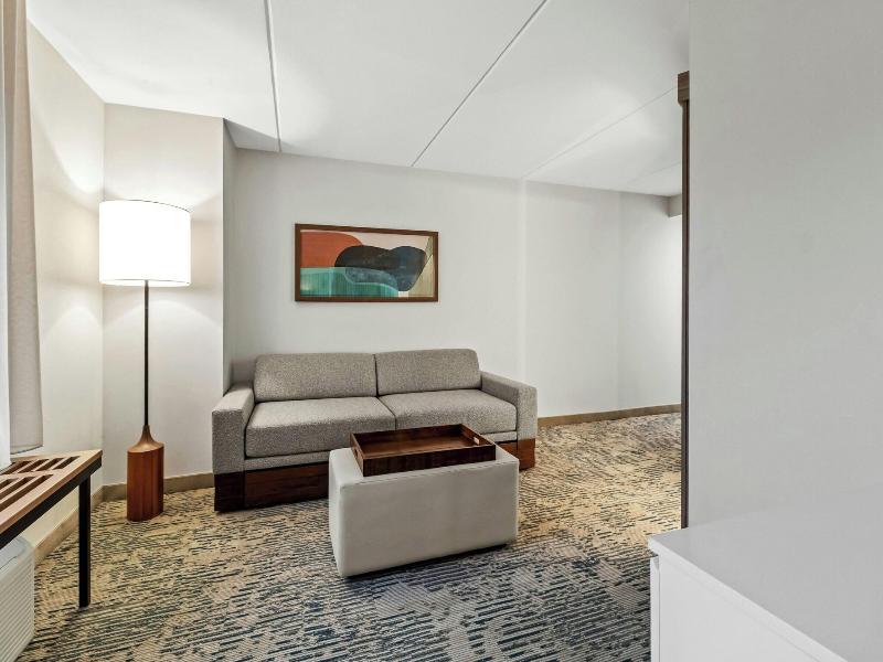 Springhill Suites Pittsburgh Airport image