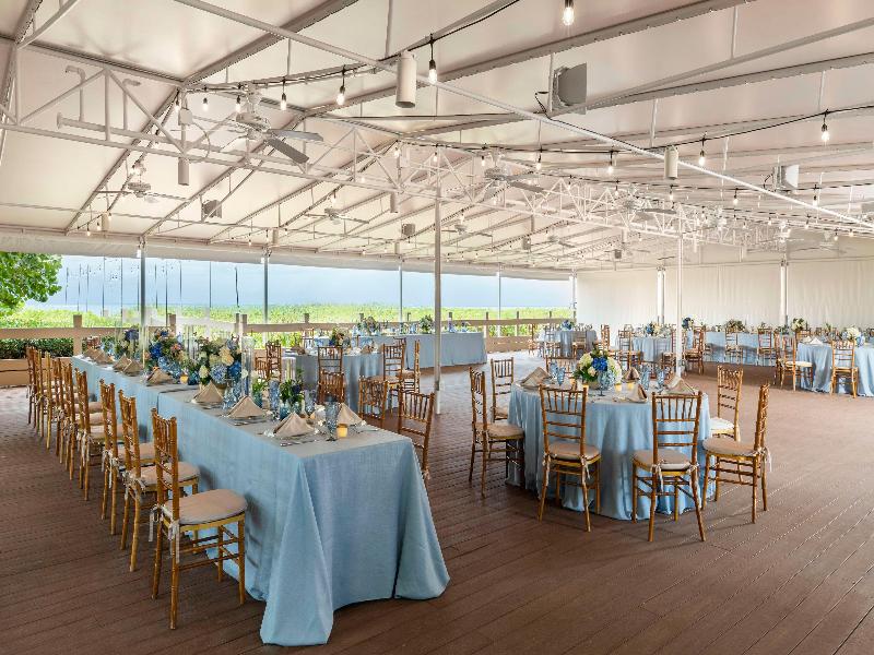 The Singer Oceanfront Resort, Curio Collection — general view