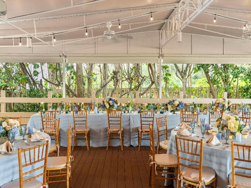 The Singer Oceanfront Resort, Curio Collection — general view