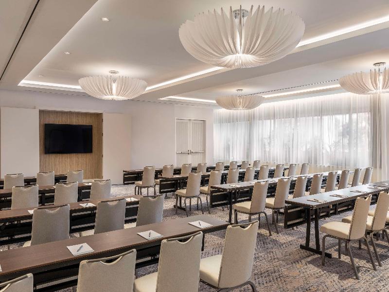 The Singer Oceanfront Resort, Curio Collection image
