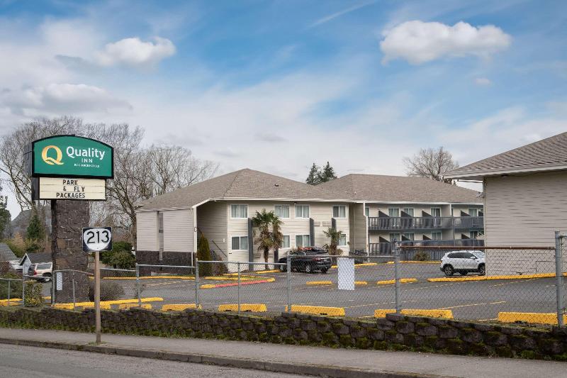 Quality Inn Portland Airport PDX image
