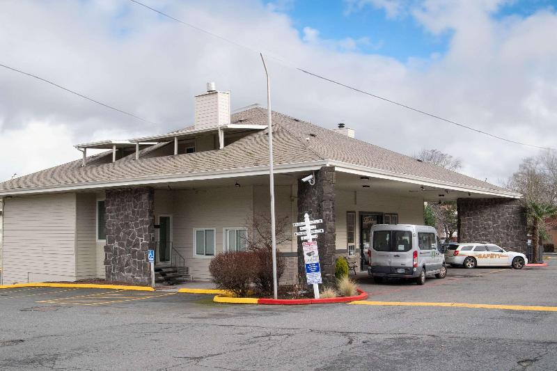 Quality Inn Portland Airport PDX image