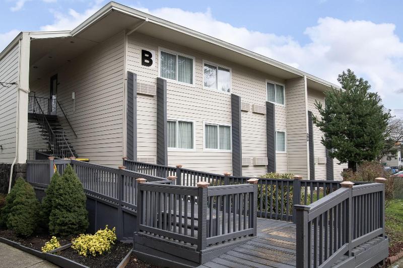 Quality Inn Portland Airport PDX image