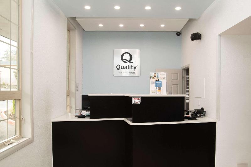 Quality Inn Portland Airport PDX image