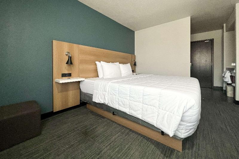 Quality Inn Portland Airport PDX image