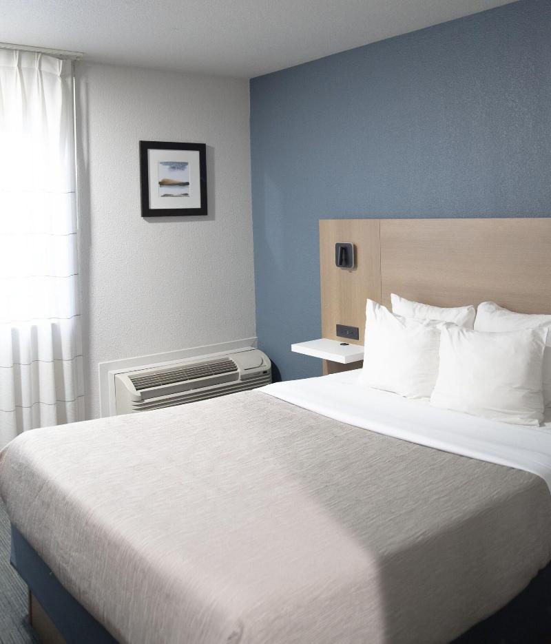 Quality Inn Portland Airport PDX image