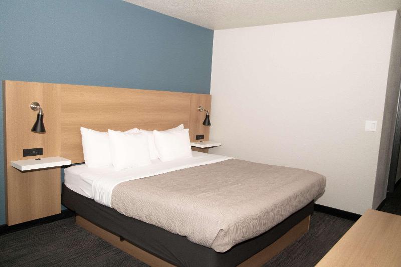 Quality Inn Portland Airport PDX image