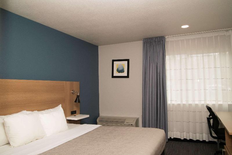 Quality Inn Portland Airport PDX image