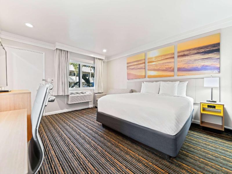 Days Inn by Wyndham San Diego Hotel Circle image
