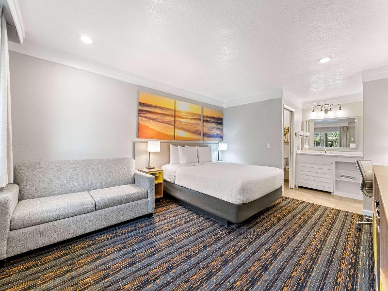 Days Inn by Wyndham San Diego Hotel Circle image