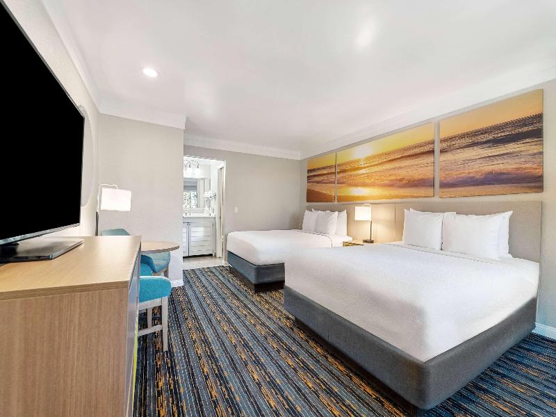 Days Inn by Wyndham San Diego Hotel Circle image
