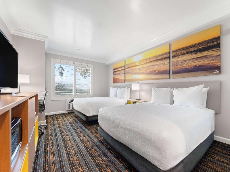 Days Inn by Wyndham San Diego Hotel Circle image