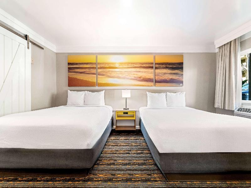 Days Inn by Wyndham San Diego Hotel Circle image