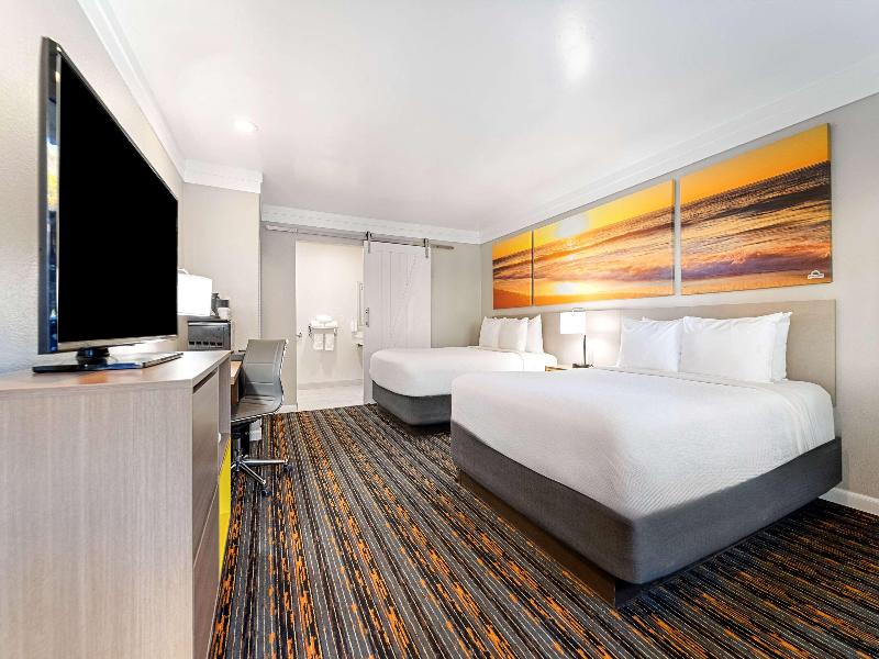 Days Inn by Wyndham San Diego Hotel Circle image