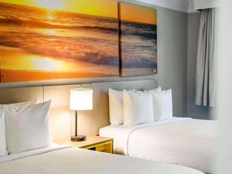 Days Inn by Wyndham San Diego Hotel Circle image