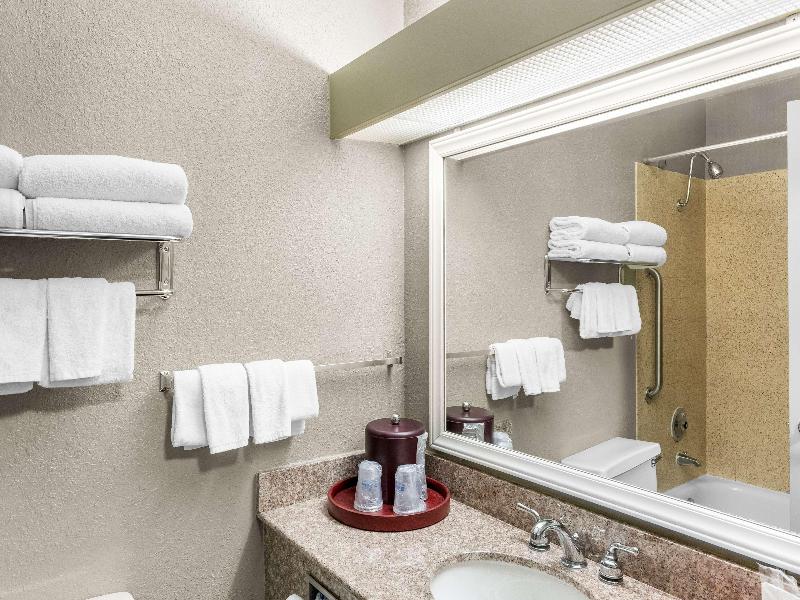 SureStay Hotel by Best Western SeaTac Airport Nort image
