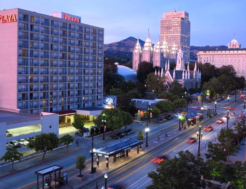 how far is salt lake plaza hotel from salt lake city airport