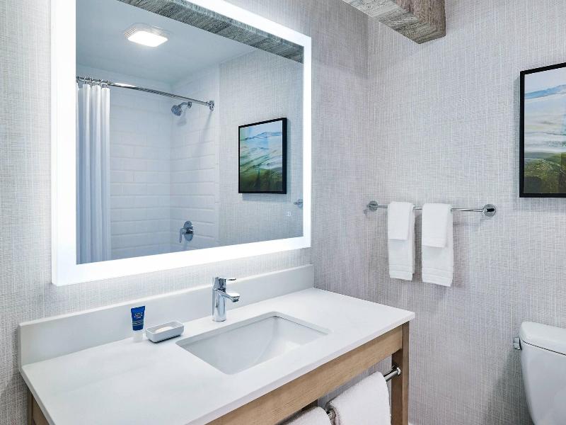 Four Points by Sheraton Salt Lake City Airport image