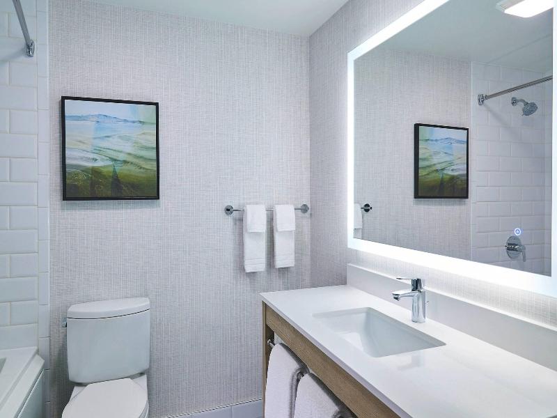 Four Points by Sheraton Salt Lake City Airport image