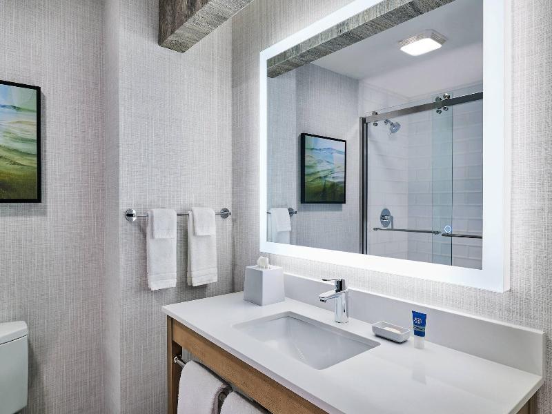Four Points by Sheraton Salt Lake City Airport image