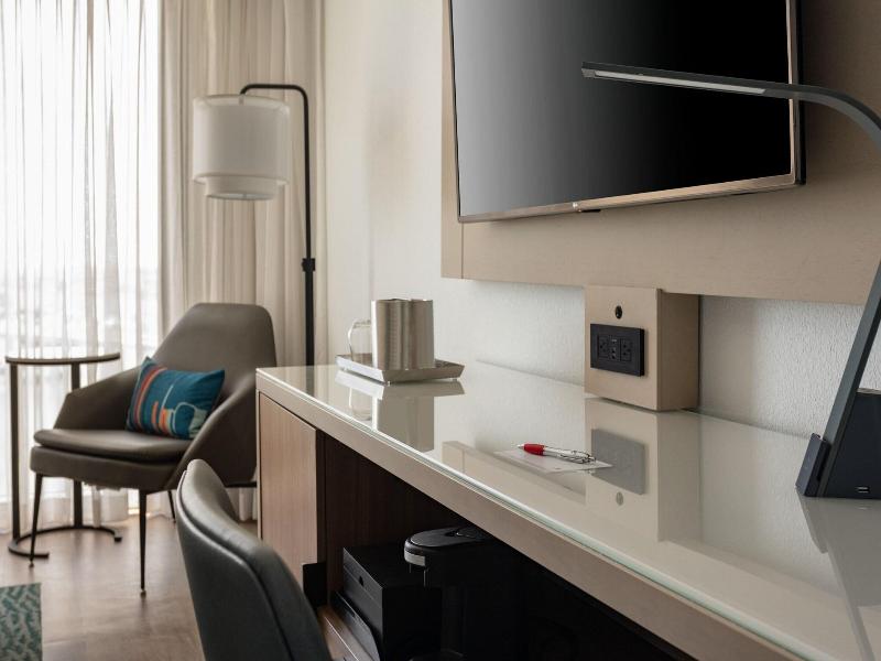 Miami Marriott Biscayne Bay image