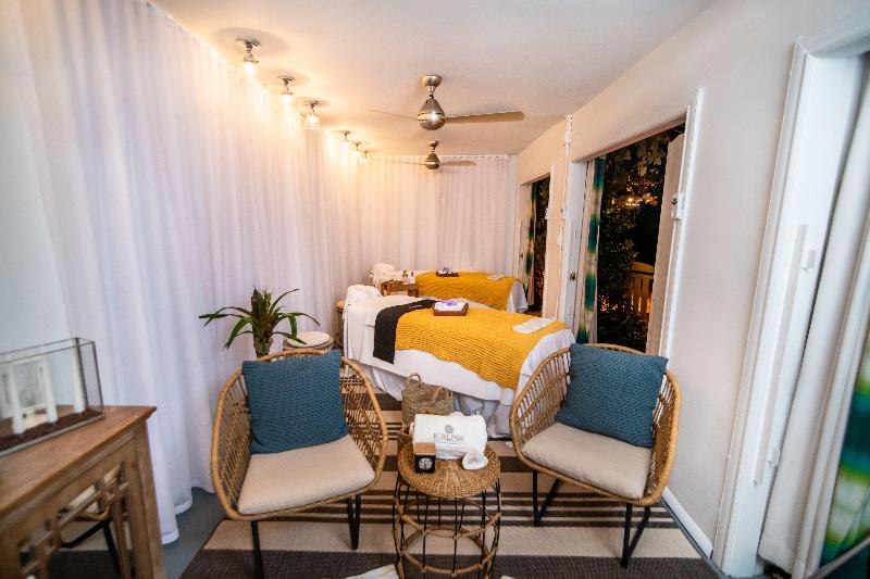 Stay in style at Kimpton Surfcomber Hotel