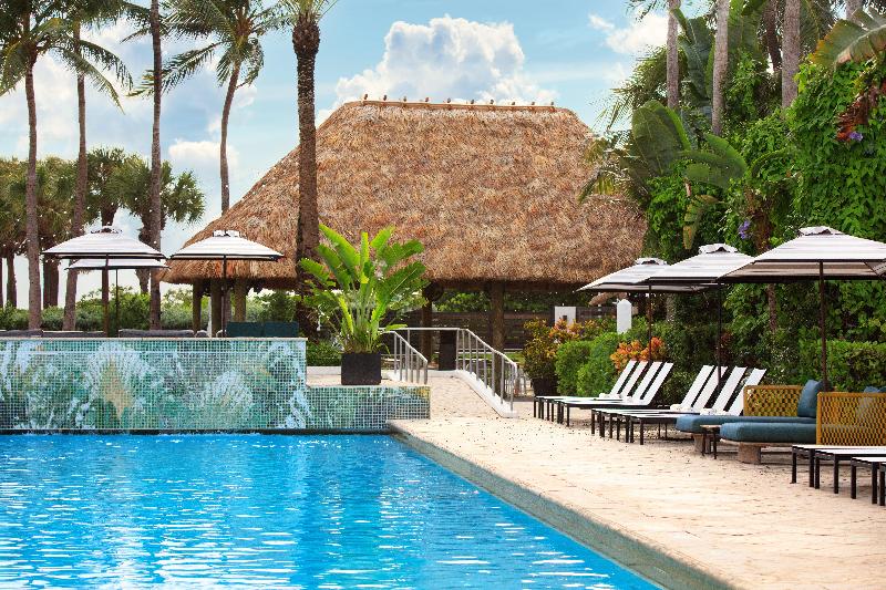 Stay in style at Kimpton Surfcomber Hotel