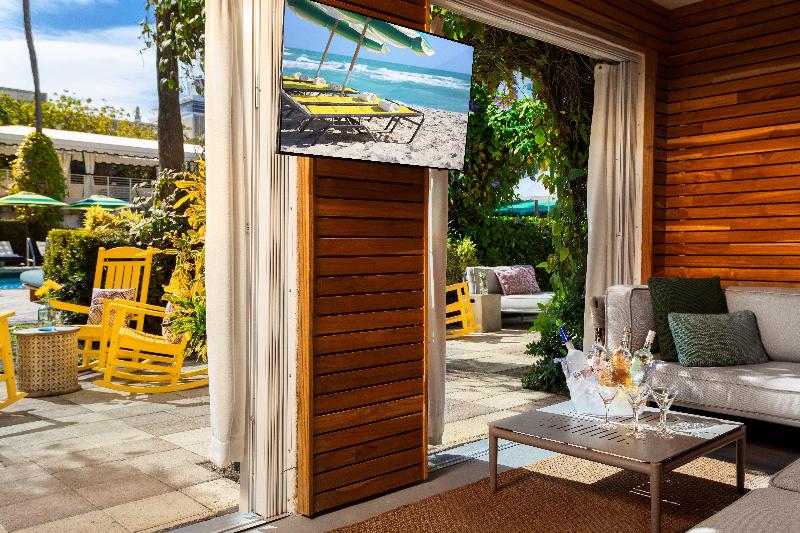 Stay in style at Kimpton Surfcomber Hotel
