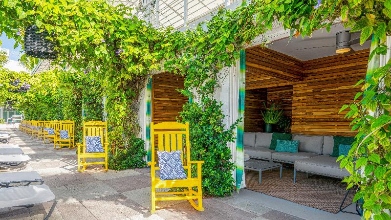 Stay in style at Kimpton Surfcomber Hotel