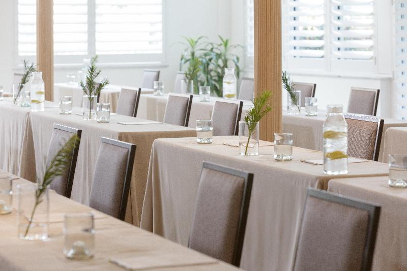 Stay in style at Kimpton Surfcomber Hotel