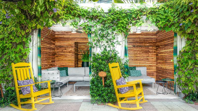 Stay in style at Kimpton Surfcomber Hotel