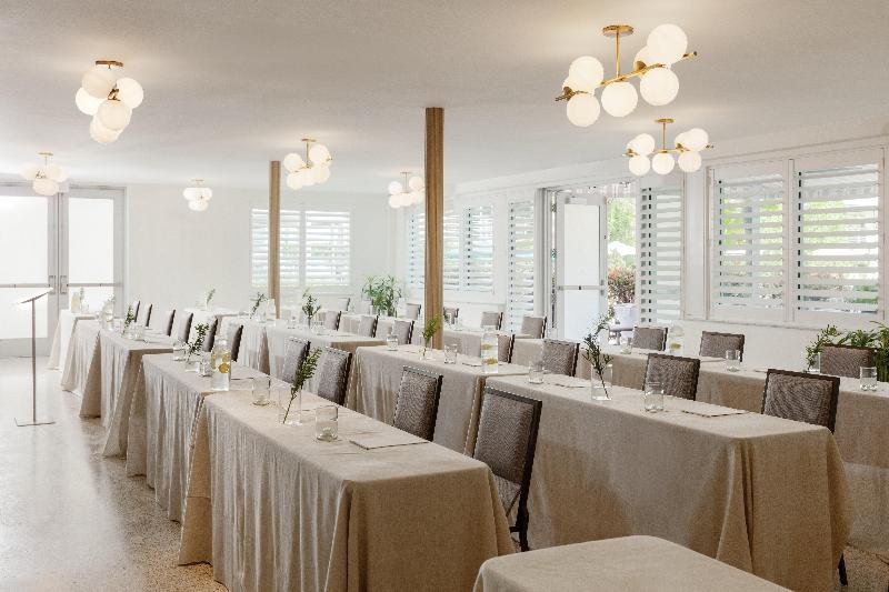 Stay in style at Kimpton Surfcomber Hotel