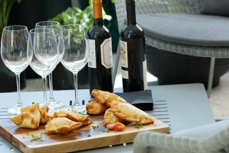 Stay in style at Kimpton Surfcomber Hotel