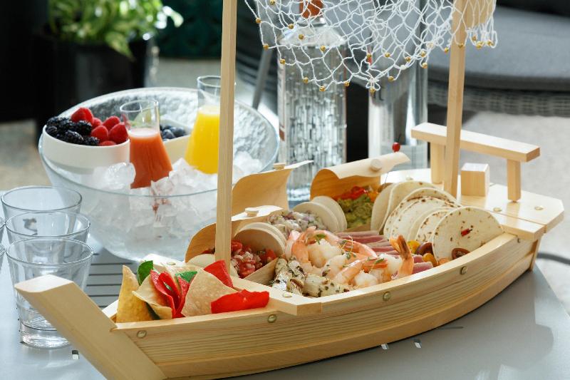 Stay in style at Kimpton Surfcomber Hotel