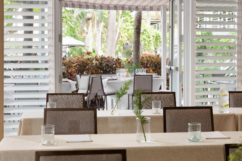 Stay in style at Kimpton Surfcomber Hotel